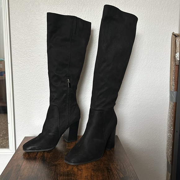 Bamboo Knee High Suede Heeled Boots - Picture 2 of 7